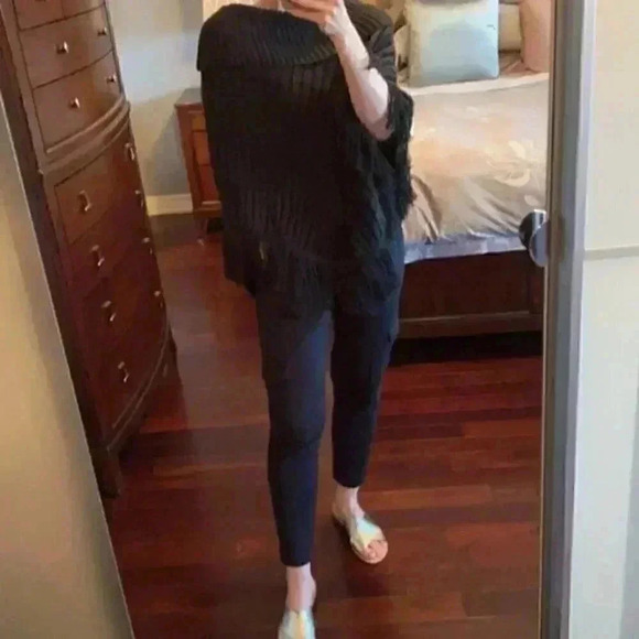 Vintage Poncho Cable Knit Fringe Trim  Black Turtleneck Small Medium - Picture 10 of 16